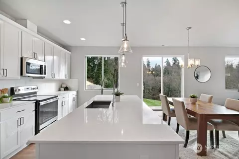Kitchen - 600 54th St SW #J, Everett, WA 98203 photo 2 of 3