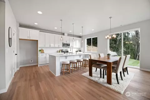 Dining - 600 54th St SW #J, Everett, WA 98203 photo 4 of 4