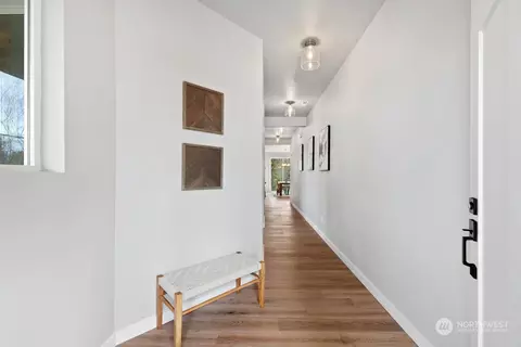 Entry Way - 600 54th St SW #J, Everett, WA 98203 photo 3 of 4