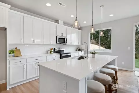 Kitchen - 600 54th St SW #J, Everett, WA 98203 photo 3 of 3