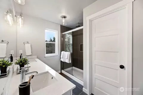Bath - 600 54th St SW #J, Everett, WA 98203 photo 4 of 6