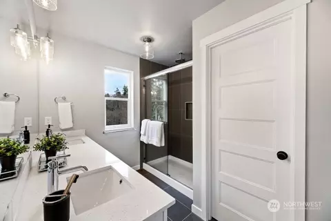 Bath - 600 54th St SW #J, Everett, WA 98203 photo 5 of 6