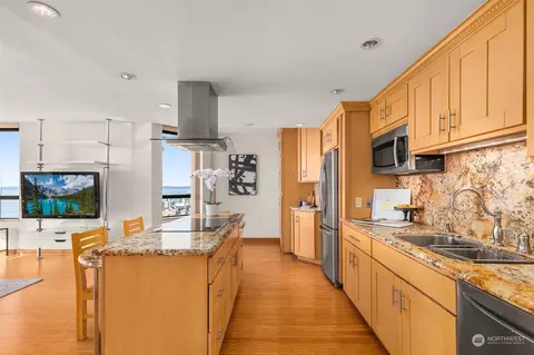 Kitchen - 2201 3rd Ave #1903, Seattle, WA 98121 photo 2 of 5
