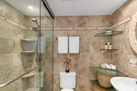 Bath - 2201 3rd Ave #1903, Seattle, WA 98121 photo 1 of 2