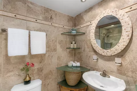 Bath - 2201 3rd Ave #1903, Seattle, WA 98121 photo 2 of 2