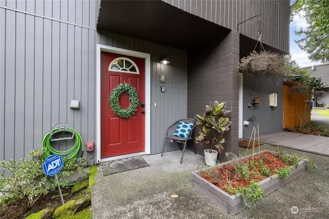 13055 Pacific Hwy SW #B, Lakewood, WA 98499