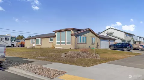 713 S D St, Moses Lake, WA 98837