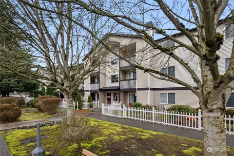 16517 Currie Rd SE #B202, Monroe, WA 98272