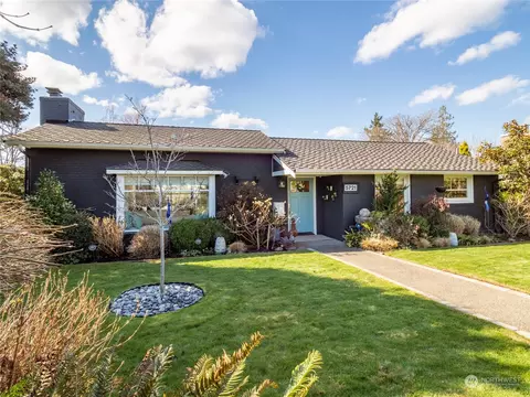 5721 61st Ave NE, Seattle, WA 98105