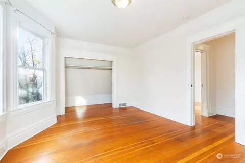 Bedroom - 109 15th Ave, Seattle, WA 98122 photo 5 of 5