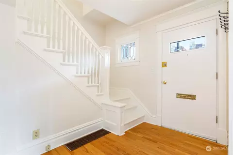 Entry Way - 109 15th Ave, Seattle, WA 98122 photo 2 of 2