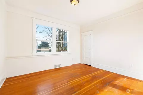 Bedroom - 109 15th Ave, Seattle, WA 98122 photo 2 of 5