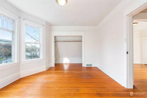 Bedroom - 109 15th Ave, Seattle, WA 98122 photo 4 of 5