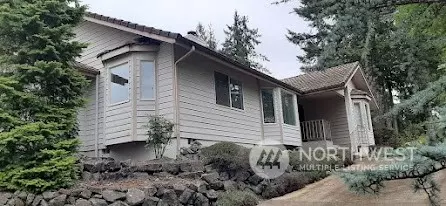 831 E Old Ranch Rd, Allyn, WA 98524