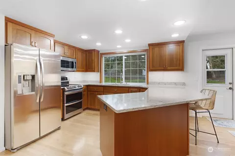 Kitchen - 443 Doe Run Rd, Sequim, WA 98382 photo 2 of 5