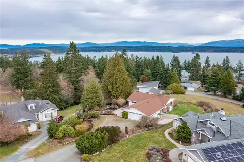 547 Shuksan Arm Ct, Oak Harbor, WA 98277