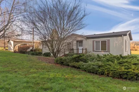 2 Foster Rd, Cathlamet, WA 98612