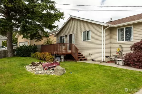 1257 Mitscher Dr, Coupeville, WA 98239