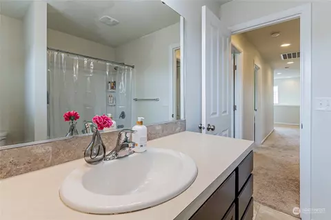 Bath - 1118 Ross Ave NW, Orting, WA 98360 photo 4 of 5