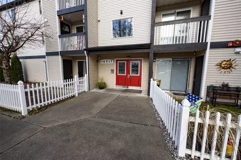 16517 Currie Rd SE #303, Monroe, WA 98272