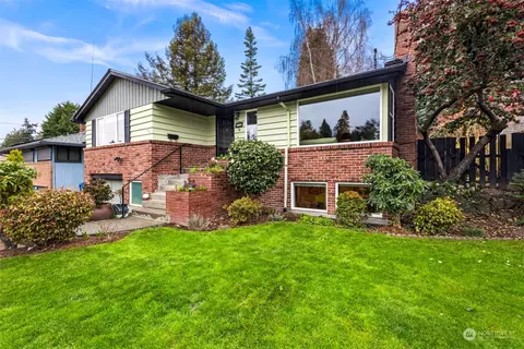 7710 46th Ave SW, Seattle, WA 98136
