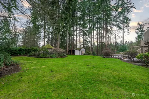 Exterior - 24211 SE 380th St, Enumclaw, WA 98022 photo 8 of 11