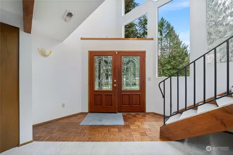 Entry Way - 24211 SE 380th St, Enumclaw, WA 98022 photo 1 of 3