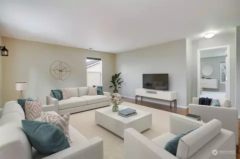 Living - 5502 114th St SE, Everett, WA 98208 photo 5 of 7