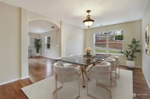 Dining - 5502 114th St SE, Everett, WA 98208 photo 4 of 4