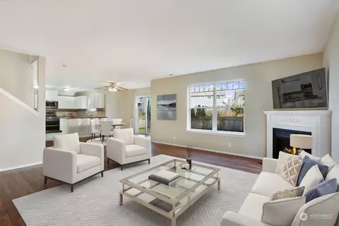 Living - 5502 114th St SE, Everett, WA 98208 photo 1 of 7