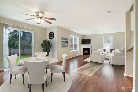Dining - 5502 114th St SE, Everett, WA 98208 photo 1 of 4