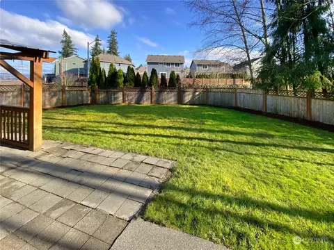 Exterior - 5502 114th St SE, Everett, WA 98208 photo 5 of 6