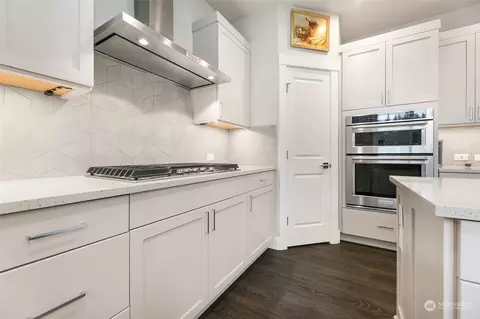 Kitchen - 17926 31st Dr SE, Bothell, WA 98012 photo 3 of 4