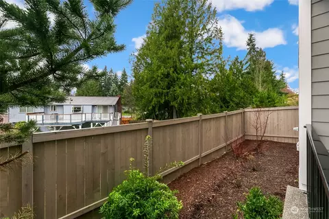 Exterior - 17926 31st Dr SE, Bothell, WA 98012 photo 5 of 8