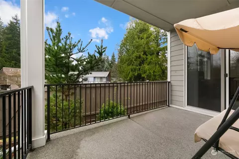 Exterior - 17926 31st Dr SE, Bothell, WA 98012 photo 4 of 8