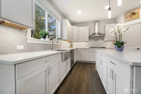 Kitchen - 17926 31st Dr SE, Bothell, WA 98012 photo 2 of 4