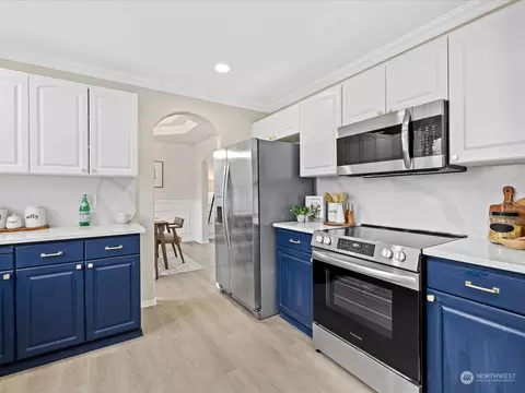 Kitchen - 4823 118 Pl SE, Everett, WA 98208 photo 1 of 6