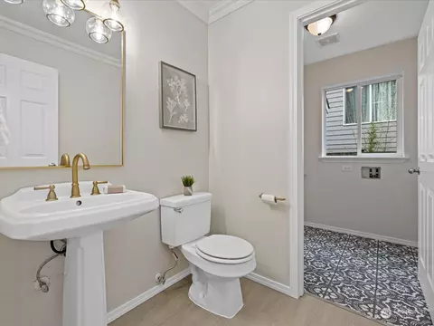 Bath - 4823 118 Pl SE, Everett, WA 98208 photo 4 of 4