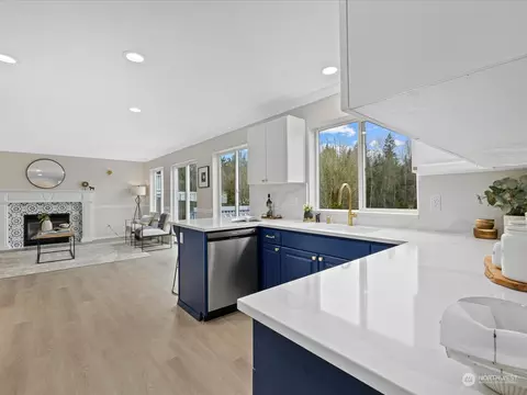 Kitchen - 4823 118 Pl SE, Everett, WA 98208 photo 3 of 6