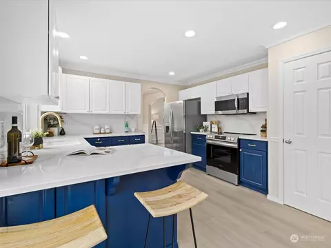 Kitchen - 4823 118 Pl SE, Everett, WA 98208 photo 5 of 6