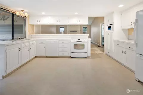 Kitchen - 2602 144th St SE, Mill Creek, WA 98012 photo 1 of 2