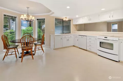 Dining - 2602 144th St SE, Mill Creek, WA 98012 photo 2 of 4