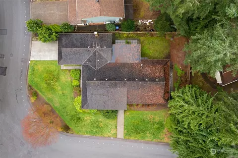 Exterior - 2602 144th St SE, Mill Creek, WA 98012 photo 7 of 9