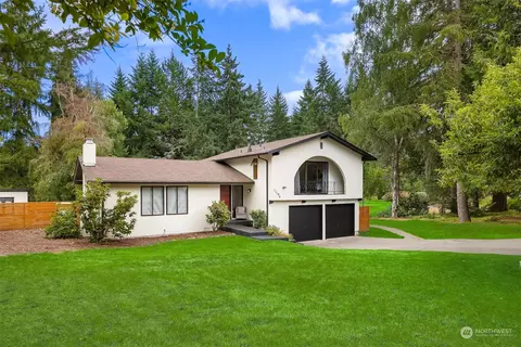 11194 Meadowlark Ln NE, Bainbridge Island, WA 98110