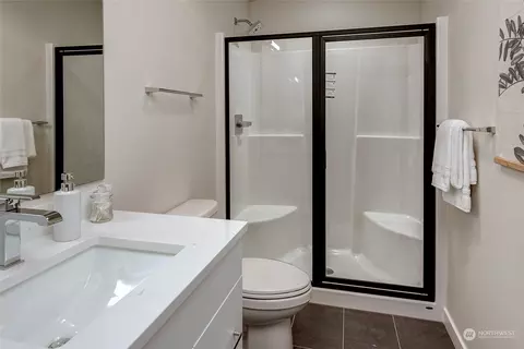 Bath - 8911 NE 173rd Pl #A, Bothell, WA 98011 photo 5 of 5