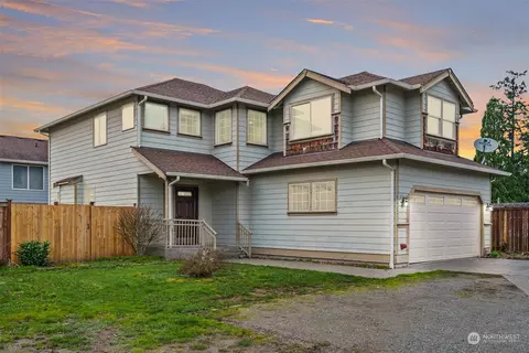 9402 10th Avenue Ct E, Tacoma, WA 98445