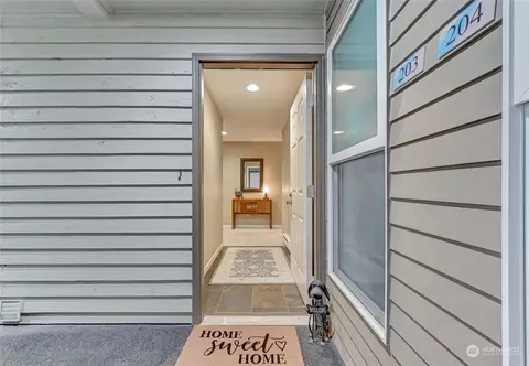 210 Mountain Park Blvd SW #F203, Issaquah, WA 98027