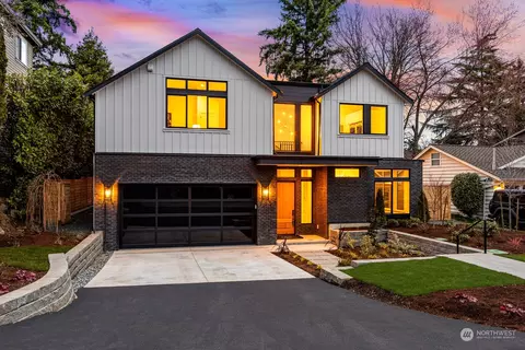 9838 NE 27th St, Bellevue, WA 98004