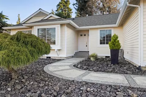 Exterior - 101 Ascot Ct, Sequim, WA 98382 photo 2 of 12