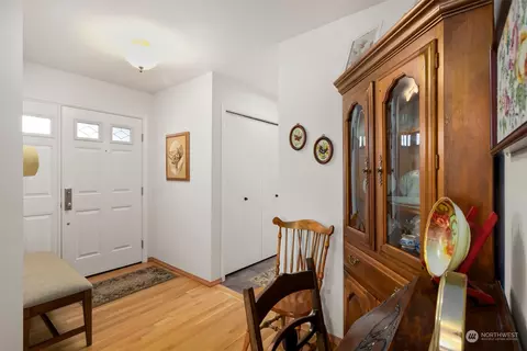 Entry Way - 101 Ascot Ct, Sequim, WA 98382 photo 2 of 2
